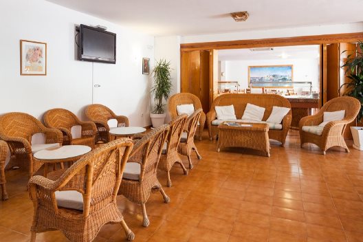 Aparthotel Puerto Cala Vadella