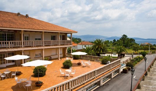 Aparthotel Punta Cabicastro