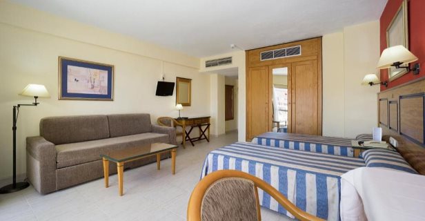Aparthotel Pyr Fuengirola
