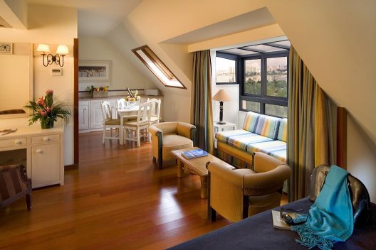 Aparthotel Real Residencia Suite