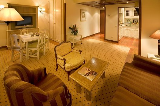 Aparthotel Real Residencia Suite