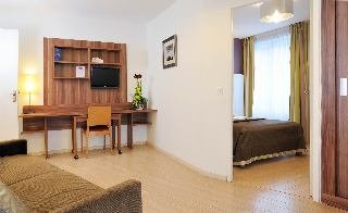 Aparthotel Residhome Bures La Guyonnerie