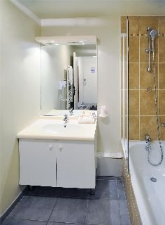 Aparthotel Residhome Bures La Guyonnerie