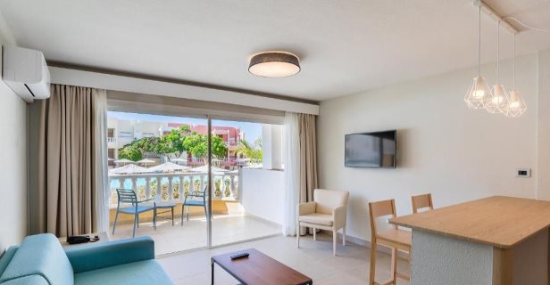 Aparthotel Servatur Isora Suites