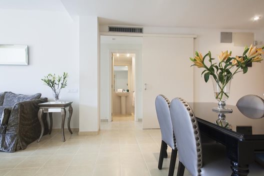Aparthotel Splendom Suites Pau Claris