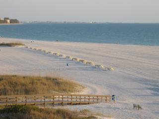 Aparthotel Sunset Vistas Beachfront Suites