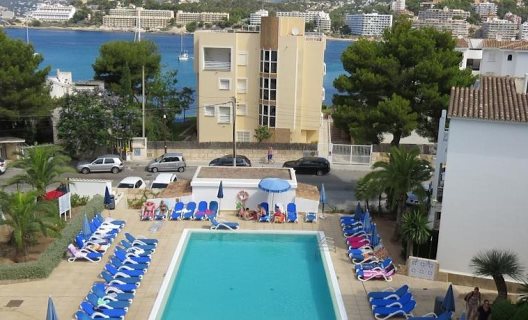 Aparthotel Surfing Playa