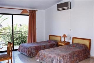 Aparthotel Tavros