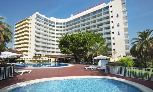 Aparthotel Tres Anclas