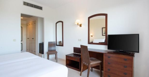 Aparthotel Valentín Son Bou
