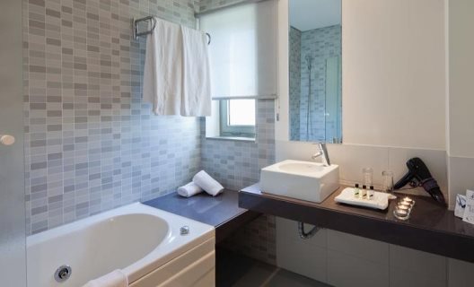 Aparthotel Villa Doris Suites