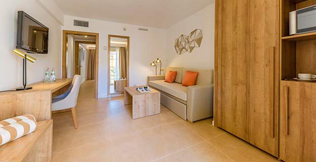 Aparthotel Zafiro Cala Mesquida