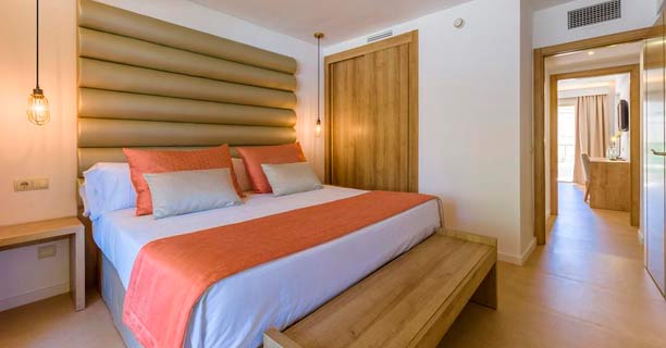 Aparthotel Zafiro Cala Mesquida