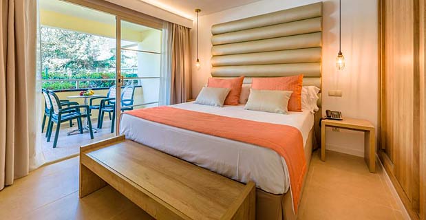 Aparthotel Zafiro Cala Mesquida