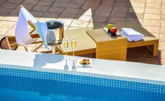 Apartohotel Aguilas 5 Sevilla Suites