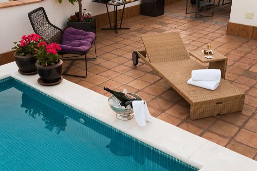 Apartohotel Aguilas 5 Sevilla Suites