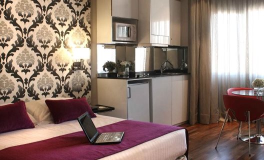 Apartosuite Jardines De Sabatini