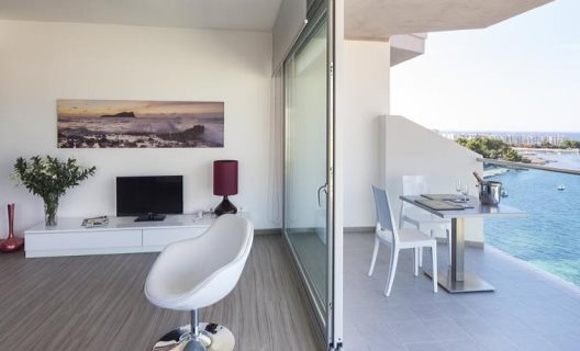 Axelbeach Ibiza Suite Apartments And Beach Club