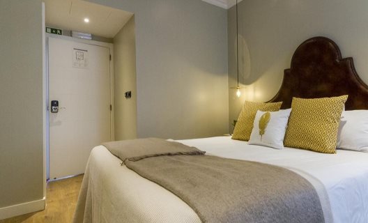Bed And Breakfasts Bairro Alto Suites