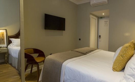 Bed And Breakfasts Bairro Alto Suites