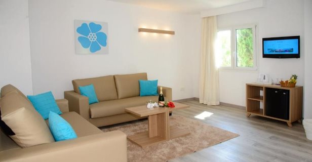 Cala Llenya Resort Ibiza