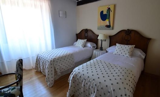 Casa De La Cadena
