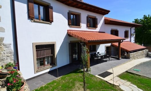 Casa De La Cadena