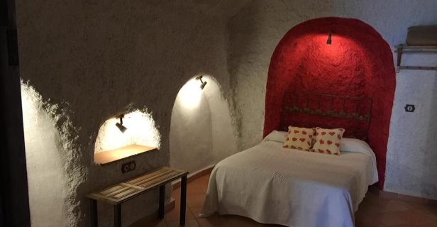 Casas Cuevas La Tala