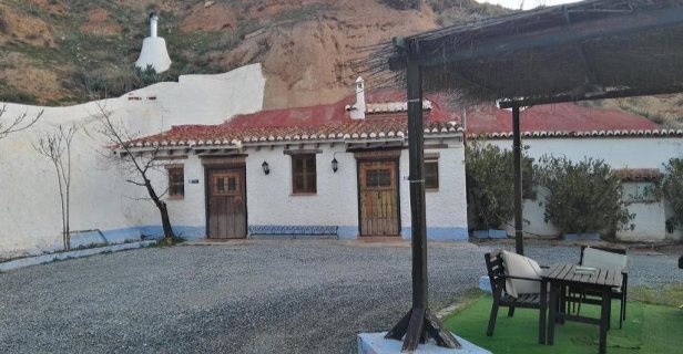 Casas Cuevas La Tala