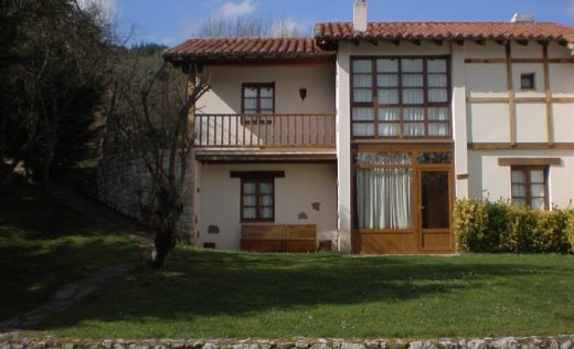 Casas Rurales El Covaju