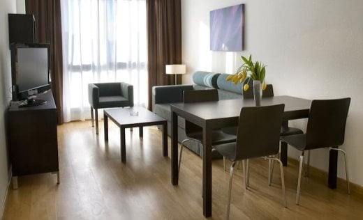 Apartamentos Compostela Suites - Madrid - Madrid