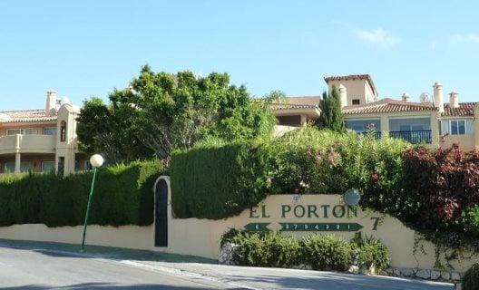Apartamentos El Portón