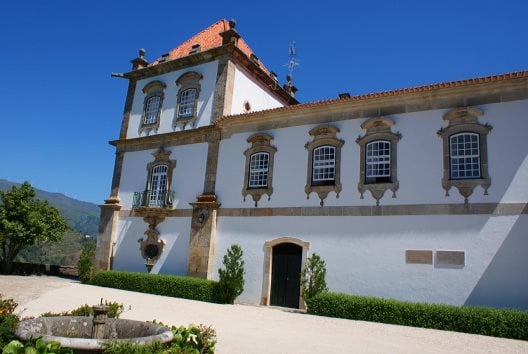 Casa Das Torres De Oliveira