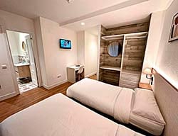 Hostal Far Home Gran Vía