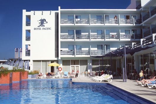 Hotel Azuline Pacific