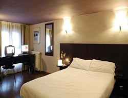 Hotel Calais Montmartre