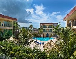 Hotel Coconut Cove Suites