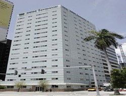 Hotel Continental Bayside Port Of Miami