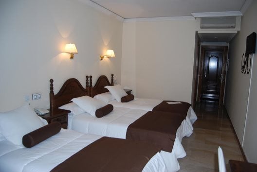 Hotel Emperatriz III - Santa Marta De Tormes - Salamanca