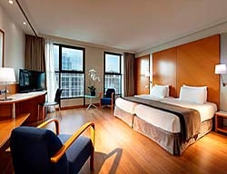 Hotel Exe Plaza
