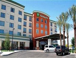 Hotel Holiday Inn And Suites Airport