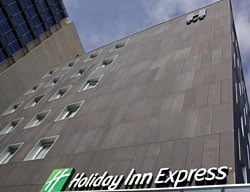 Hotel Holiday Inn Express City 22