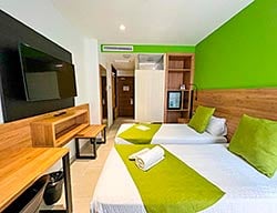 Hotel Mg Poniente