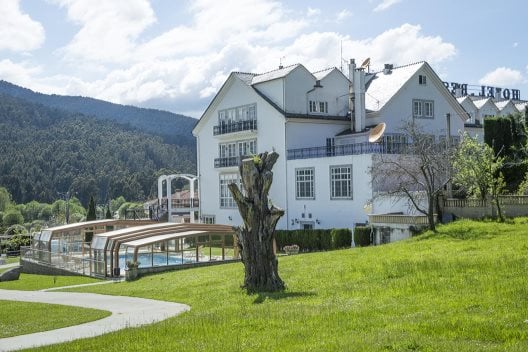 Hotel O Val Do Naseiro