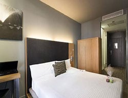 Hotel Petit Palace Tres Cruces Spain