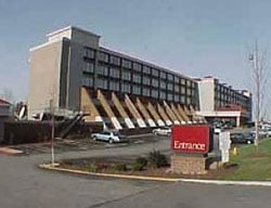 Hotel Quality Inn & Suites Cleveland Airport