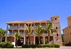 Apartamentos Universals White Cap Beachfront Apartments
