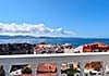 Apartamentos Versus