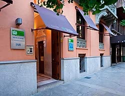 Suites Gran Via 44