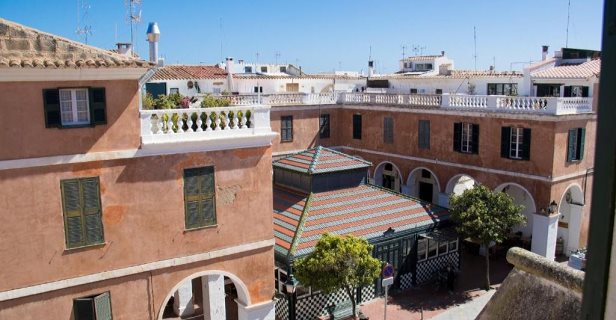 El Claustre De Ciutadella